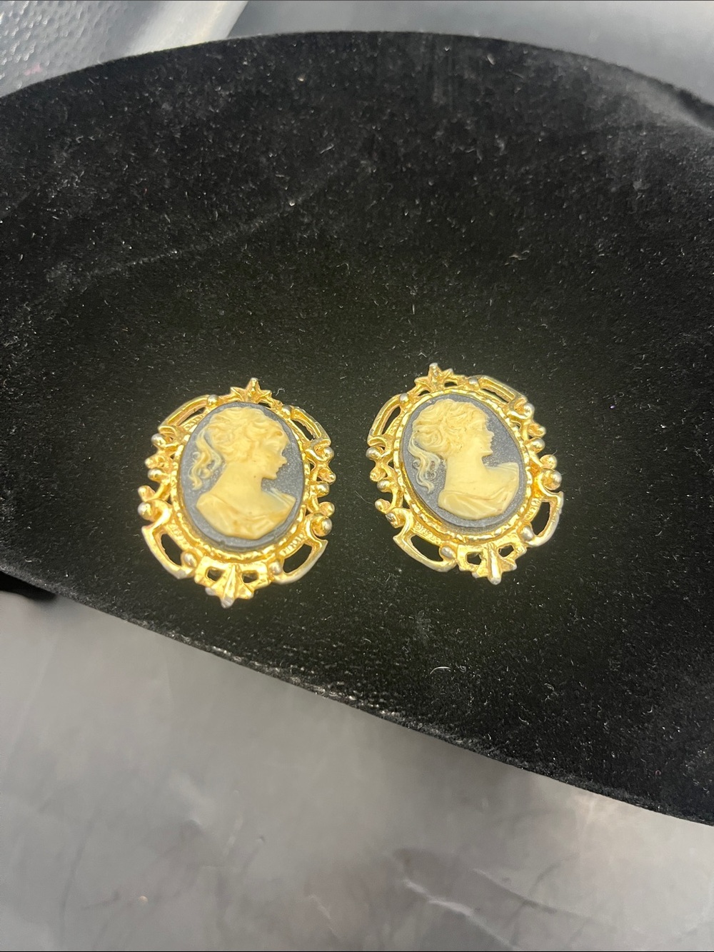 80s Vintage Earrings Cameo Clip on Retro Collectible Costume Jewelry